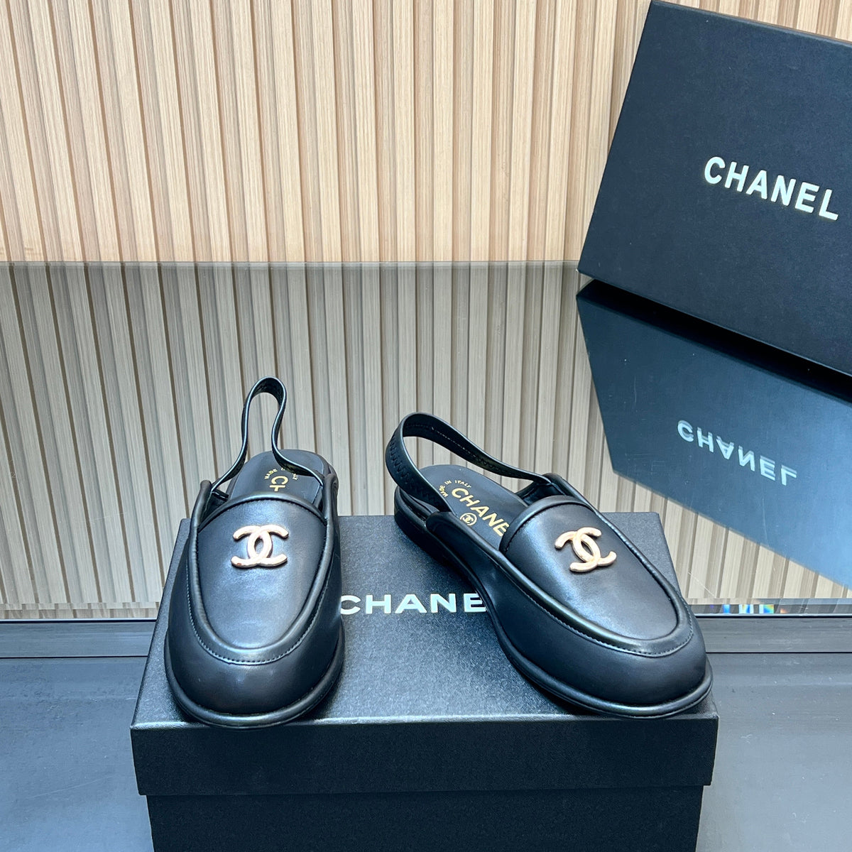 CHANEL 25S BACK STRAP MULE 15MM IN BLACK CALFSKIN GOLD HARDWRE