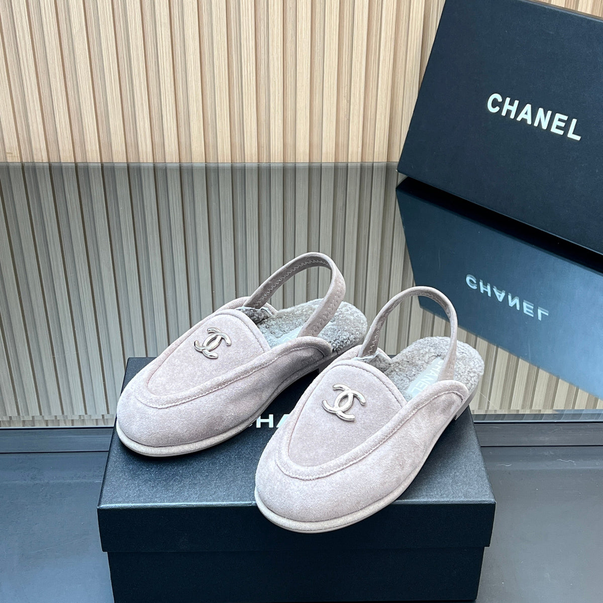 CHANEL 25S BACK STRAP MULE 15MM IN LIGHT PURPLE SUEDE AND WOOL SILVER HARDWRE