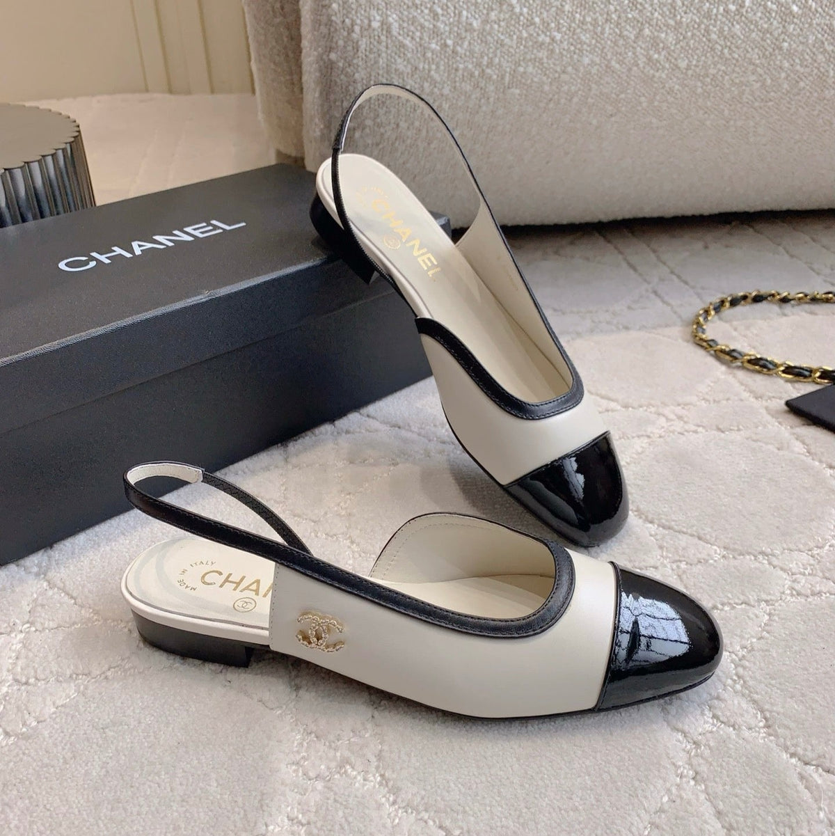 CHANEL 25S SLINGBACK IN BLACK AND WHITE CALFSKIN GOLD HARDWARE
