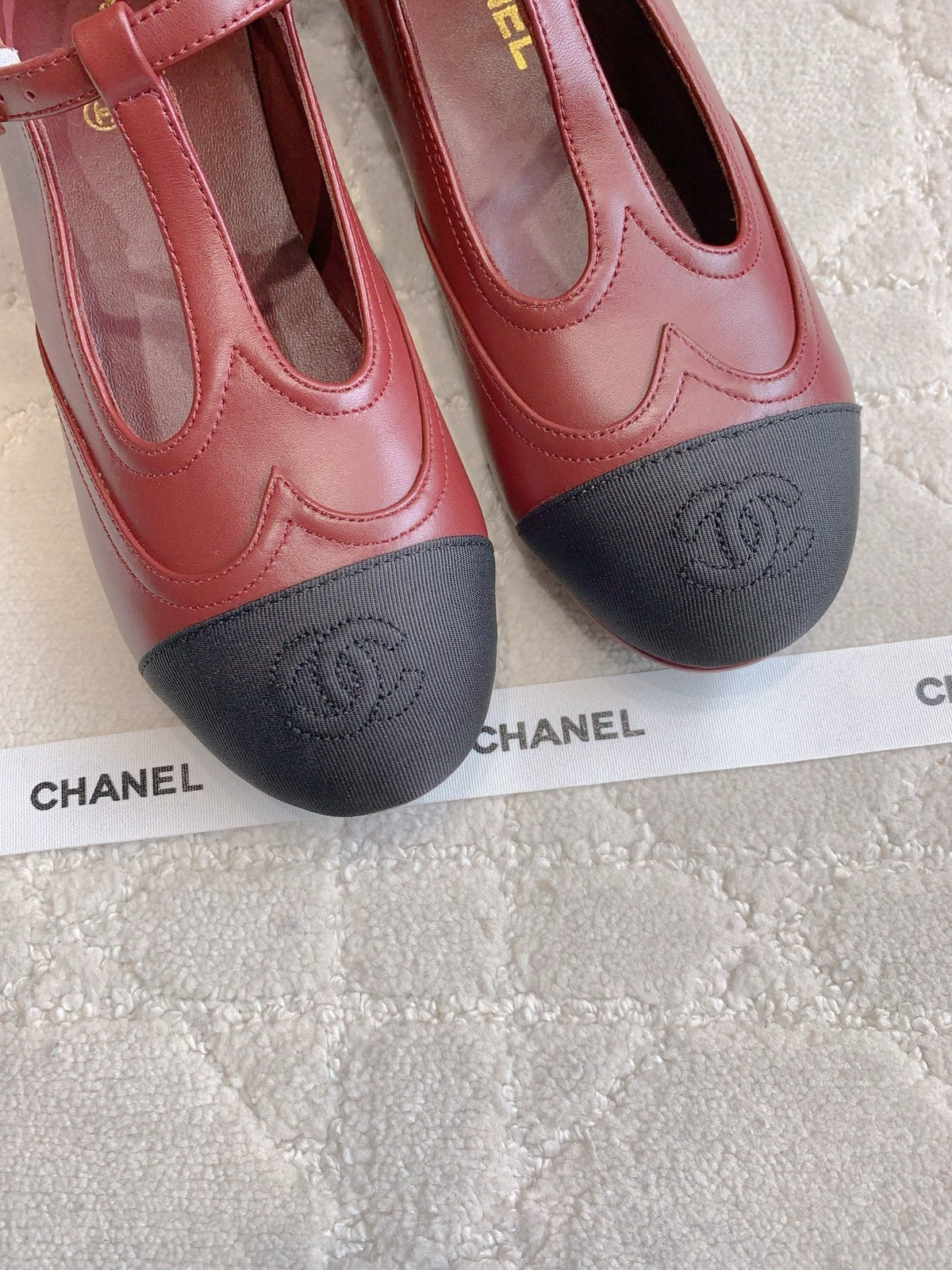 CHANEL 25S MARY JANE IN BLACK AND ROSEWOOD CALFSKIN GOLD HARDWARE
