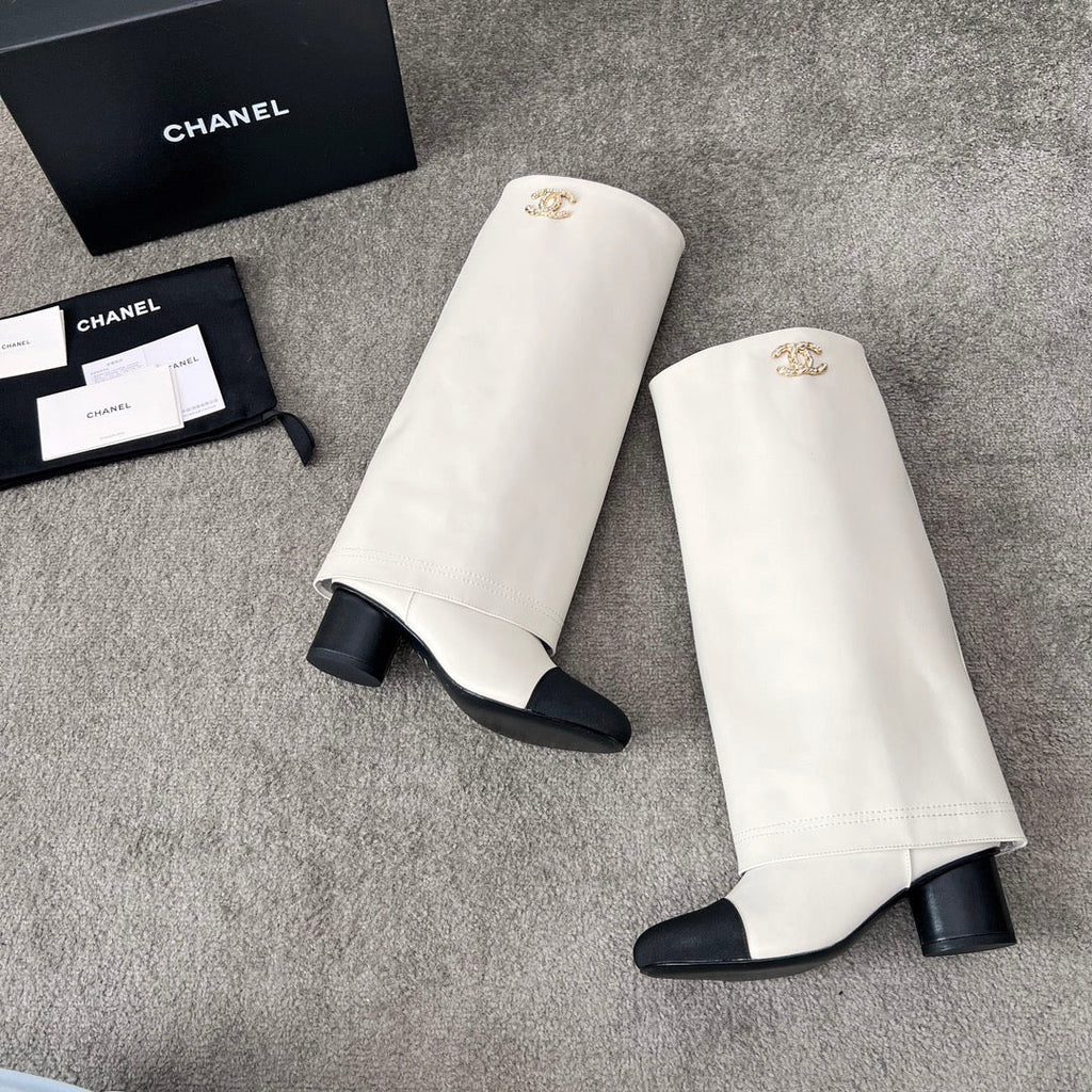 CHANEL 25S HIGH BOOTS 55MM IN IVORY BLACK CALFSKIN AND CANVAS GOLD HARDWRE