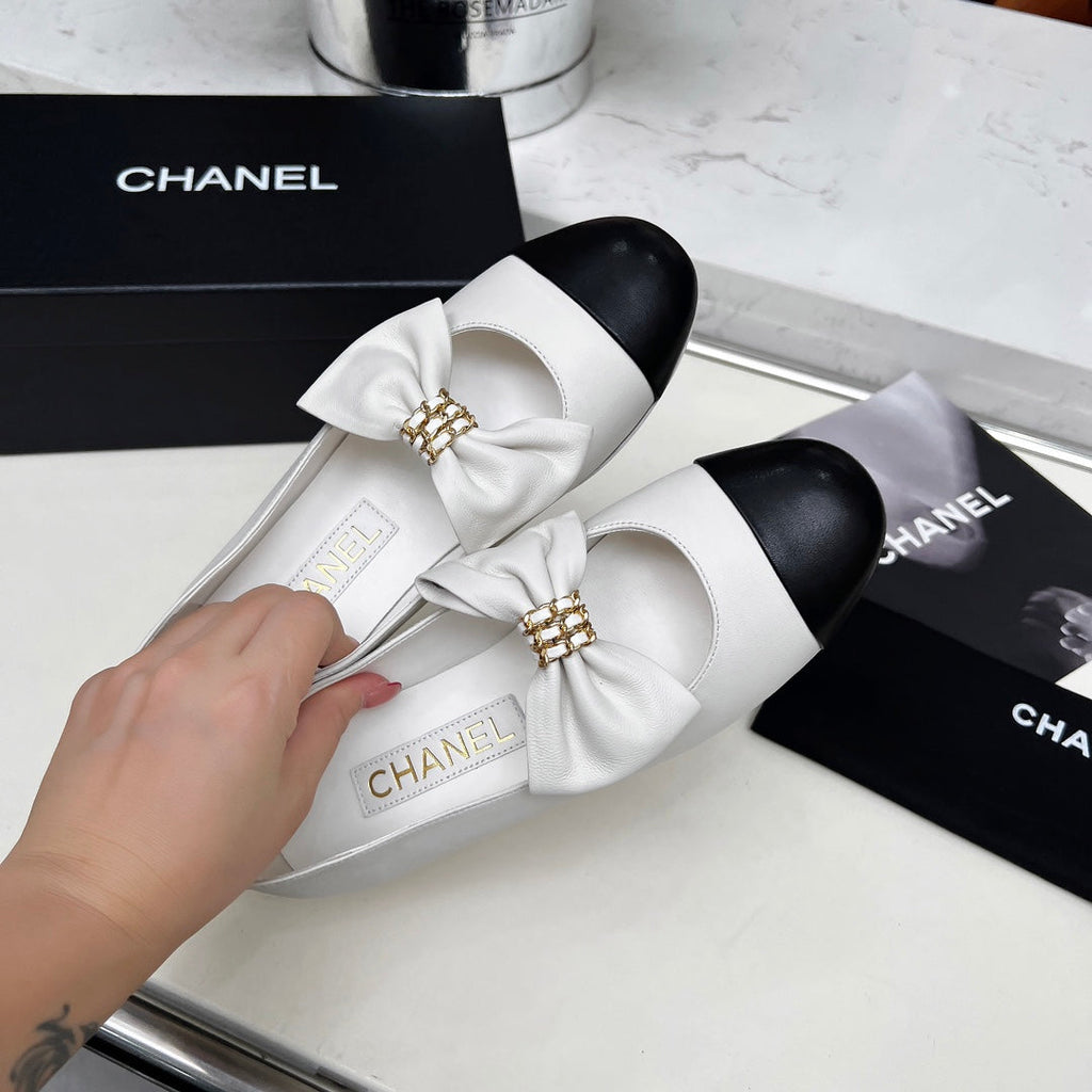 CHANEL 25S MARY JANES IN WHITE MIX BLACK CALFSKIN WITH BOW GOLD HARDWRE