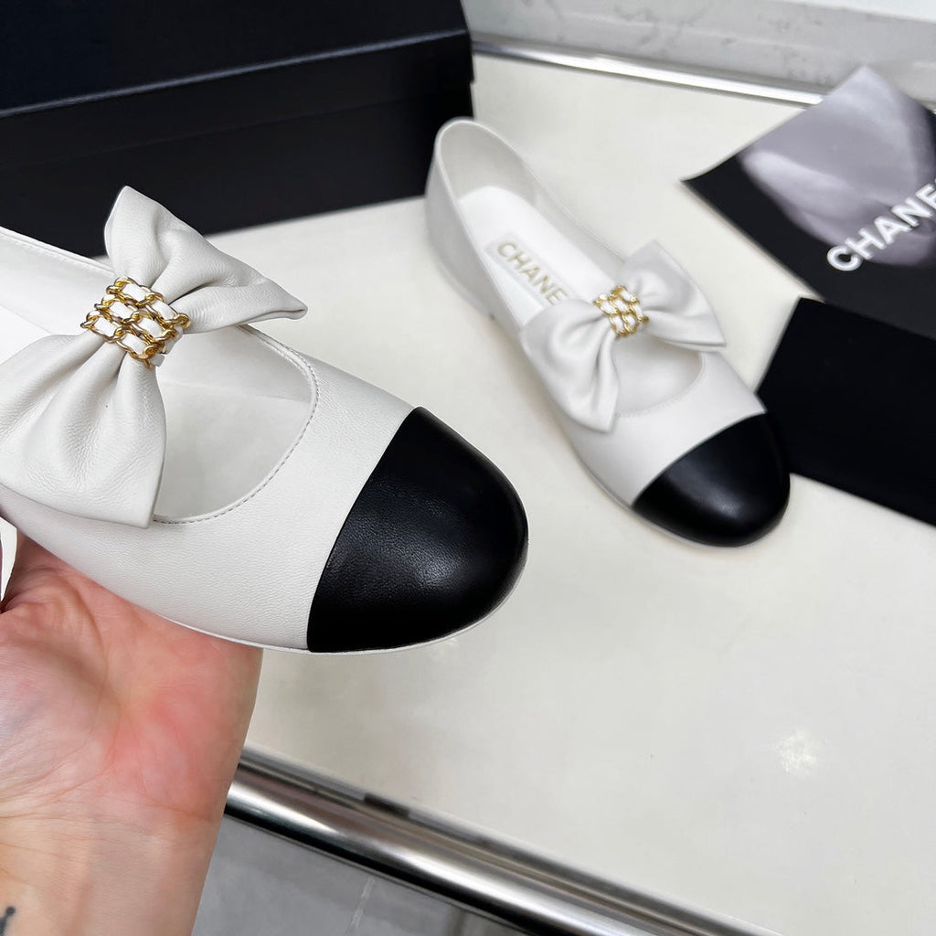 CHANEL 25S MARY JANES IN WHITE MIX BLACK CALFSKIN WITH BOW GOLD HARDWRE
