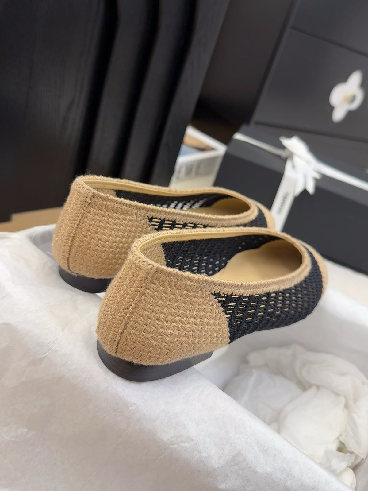 CHANEL 25 Ballet Flat Beige Black Raffia