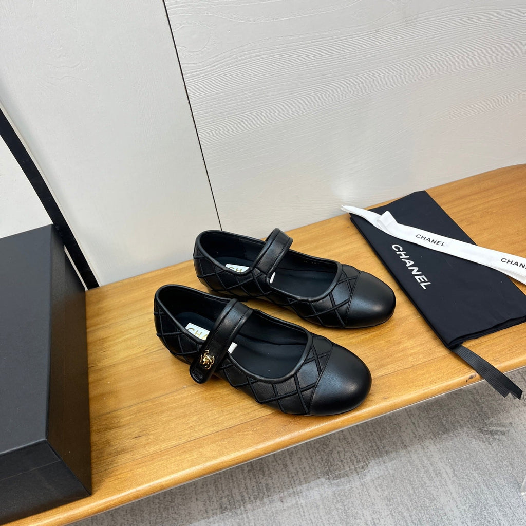 CHANEL FLAT MARY JANE SHOES 25S IN BLACK VELVET