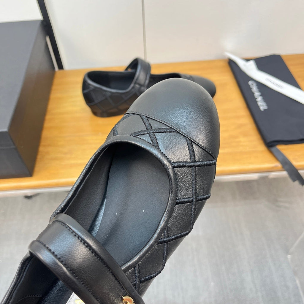 CHANEL FLAT MARY JANE SHOES 25S IN BLACK VELVET